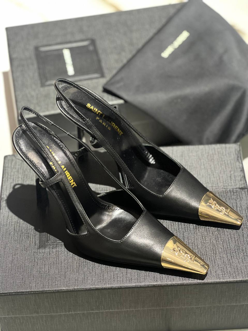 Босоножки Yves Saint Laurent