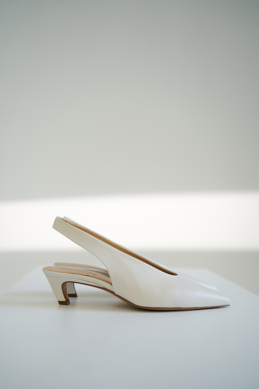 Туфли - лодочки на низком каблуке