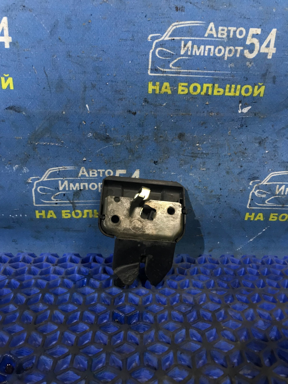 Замок багажника NISSAN SUNNY 2001