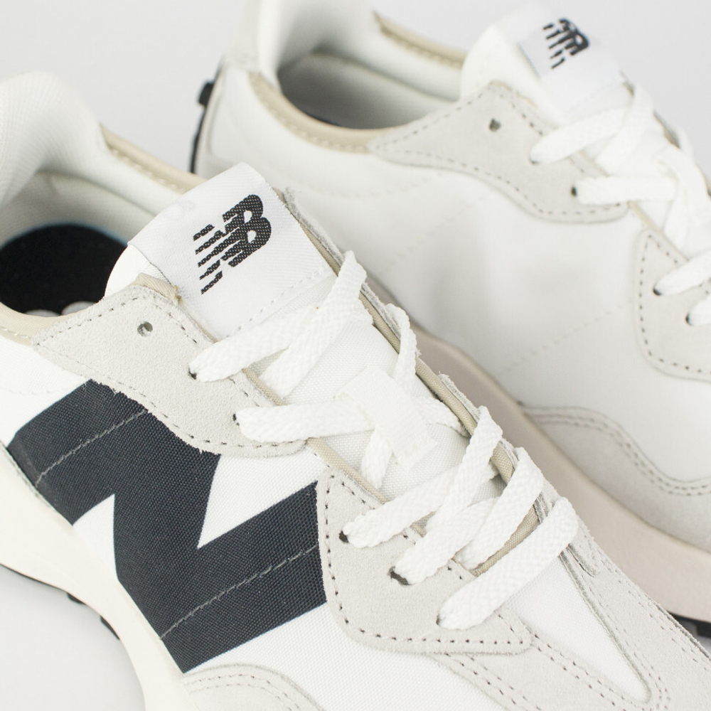 кроссовки New Balance 327 L.Grey / Black Ftwr. Wmns