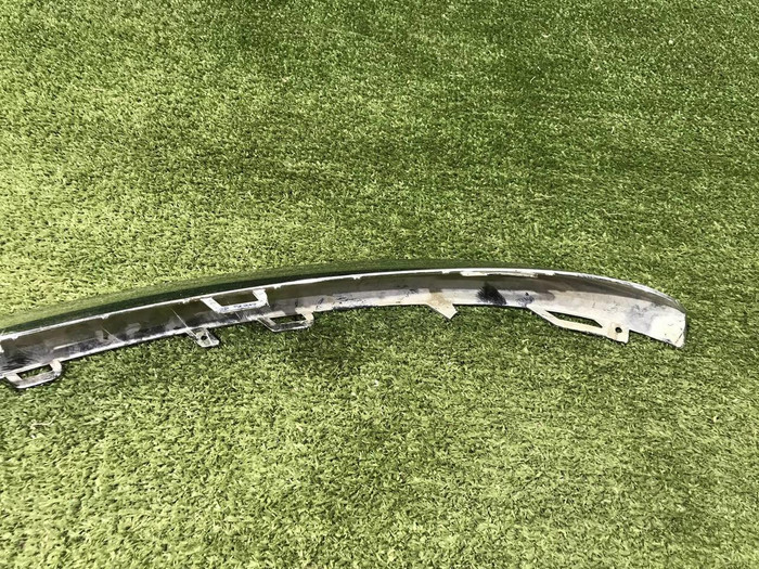 Молдинг переднего бампера правый Mercedes C w205 (2014-2018) AMG