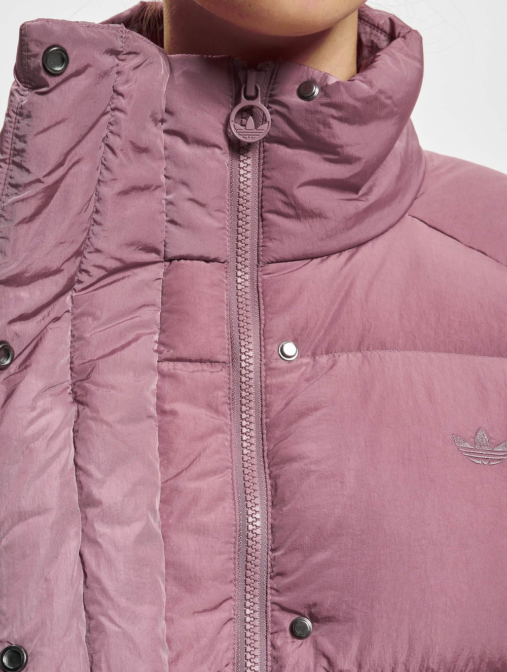 Пуховик женский ADIDAS DOWN JKT SHORT