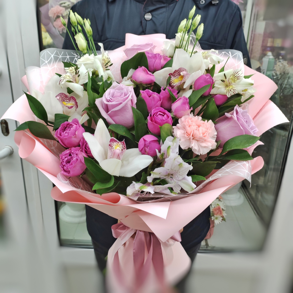 Авторский букет в розовой гамме