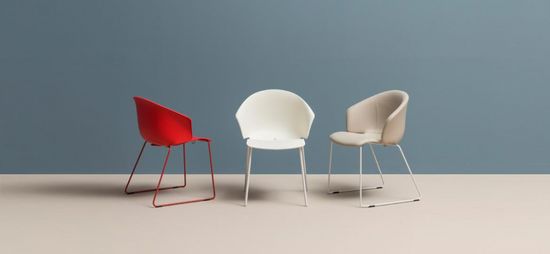 Кресло красное пластиковое Grace Италия