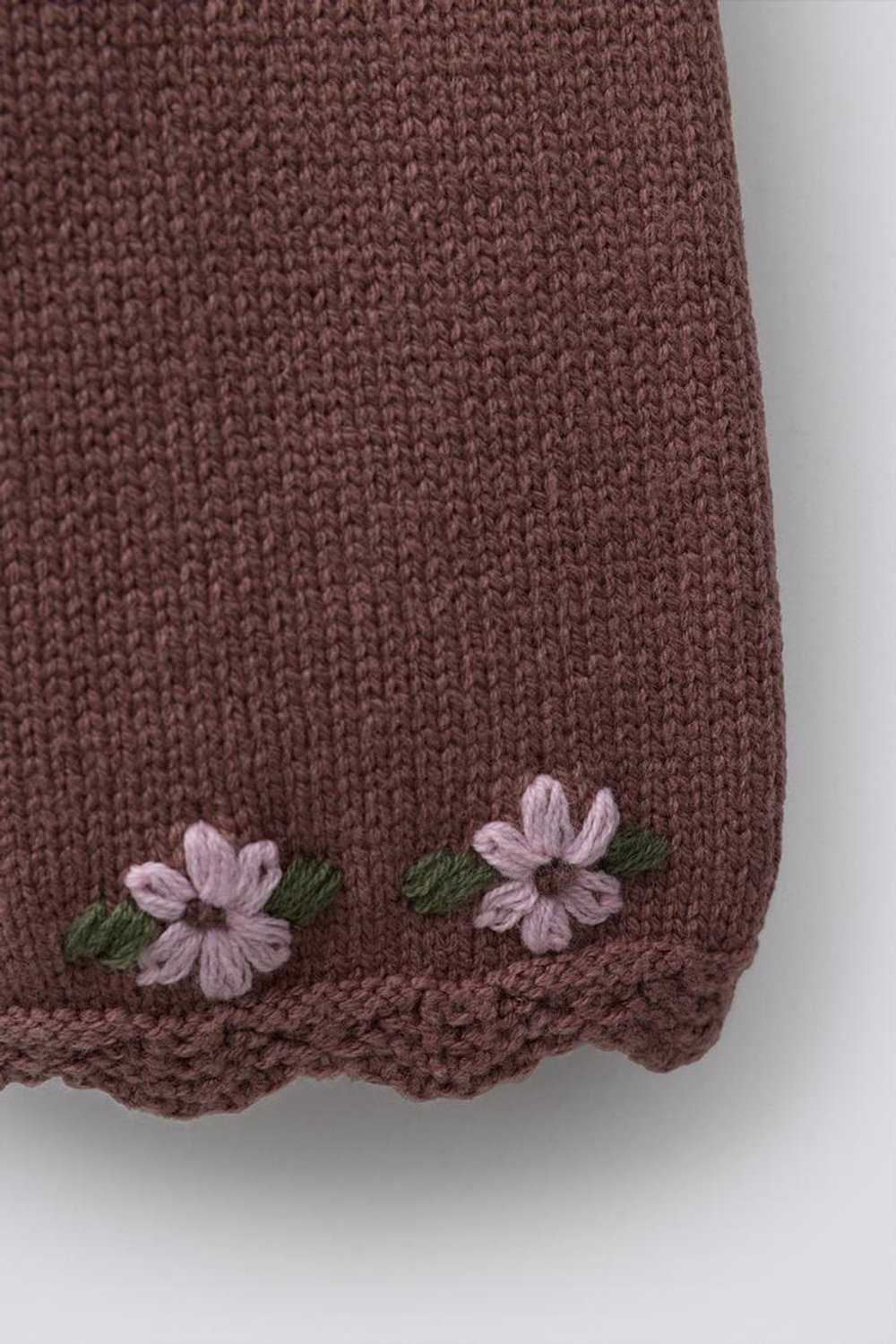 ZARA ПРЯМЫЕ ТРИКОТАЖНЫЕ БРЮКИ С ВЫШИВКОЙ, РОЗОВЫЙ/ЛИЛОВЫЙ