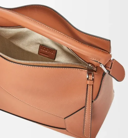 Сумка Loewe Puzzle Edge bag in classic calfskin