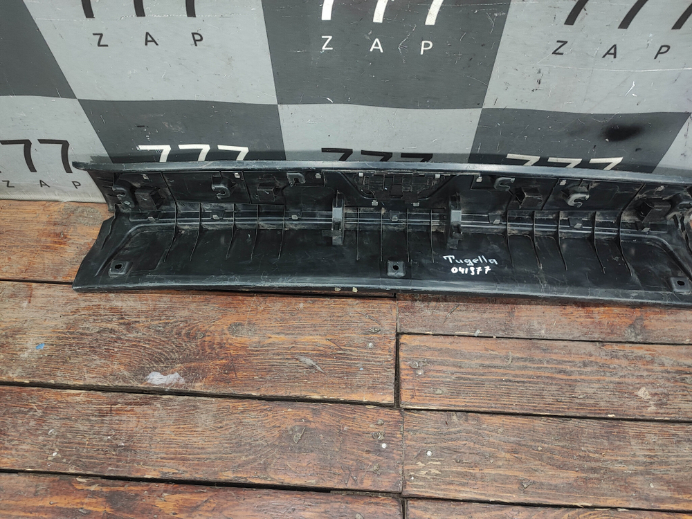 Кожух замка багажника Geely Tugella 19-нв Б/У Оригинал 6059057700