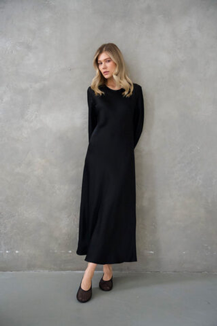 Дефект ткани. Платье Line из вискозы 100%. Цвет чёрный. Размер 42. №12