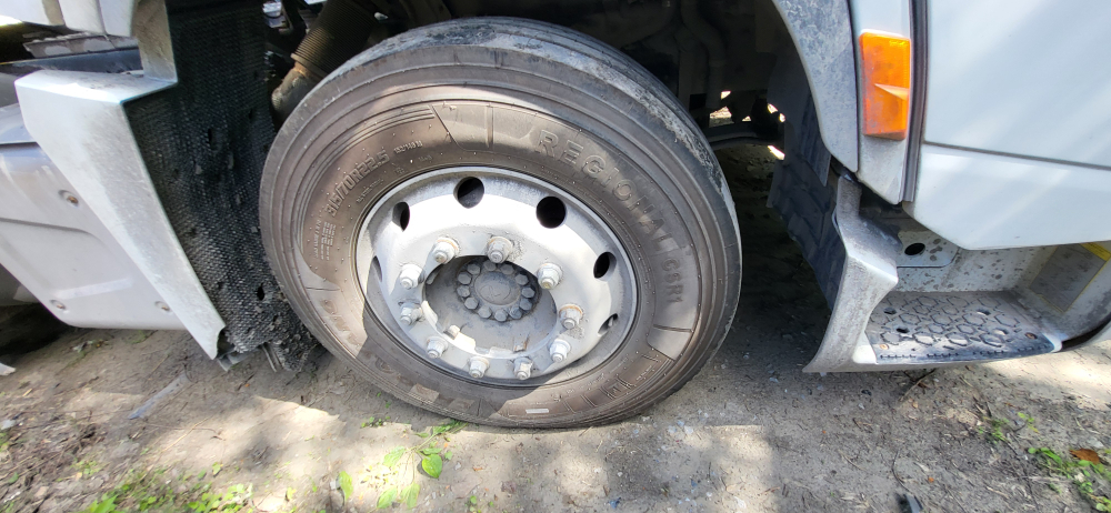 Shacman (Shaanxi) SX* 4x2 Седельный тягач SX4188YV481TL (Газ, 12,5 л, 419 л.с., МТ)