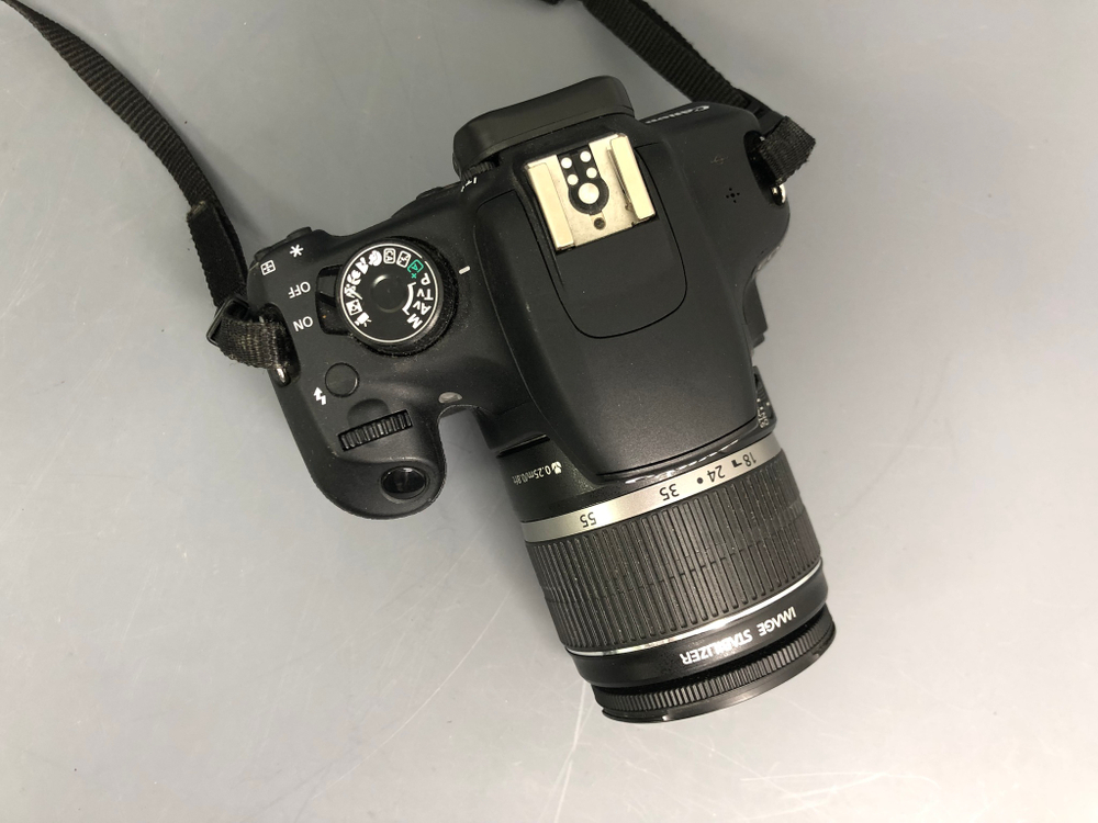 Canon 1200D + 18-55mm 3.5-5.6 IS