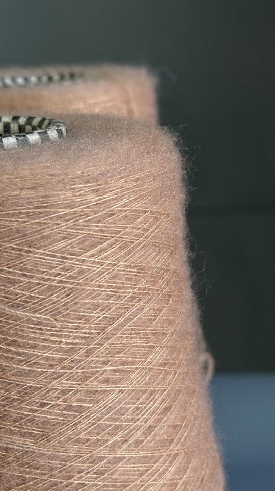 Пряжа CARIAGGI NIRVANA 1/22 (60% кашемир, 40% шелк) 2200м/100 гр, кемел