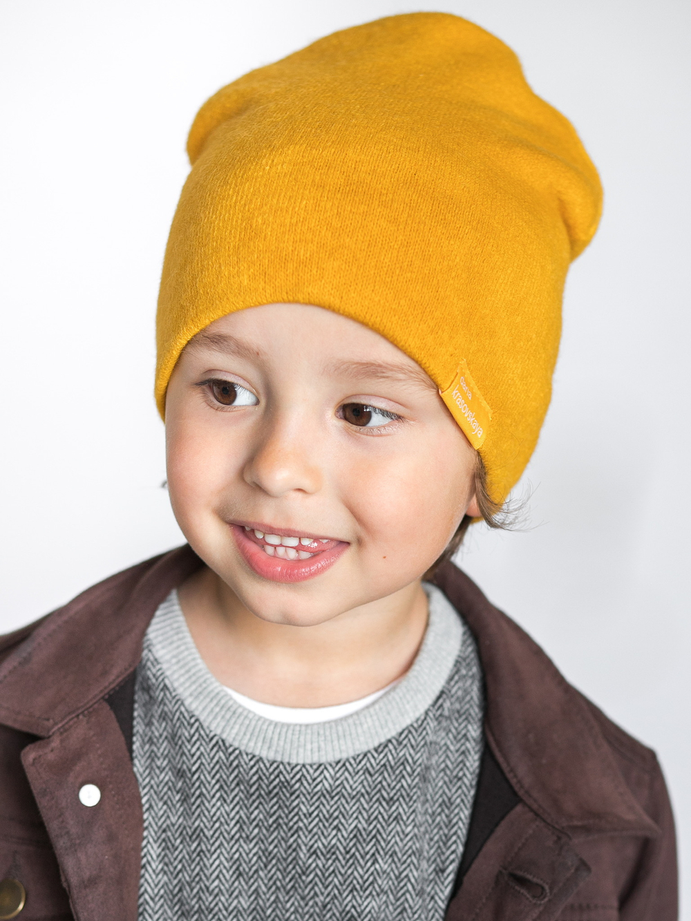 детская шапка из турецкой шерсти охра