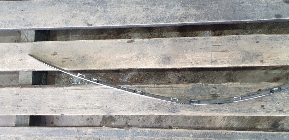 Молдинг крышки багажника Mercedes E-Class (W213) 16-20 Б/У Оригинал A2137570000