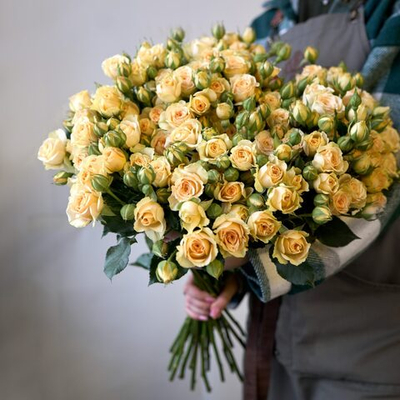 Кустовая роза (нежно-жёлтая)