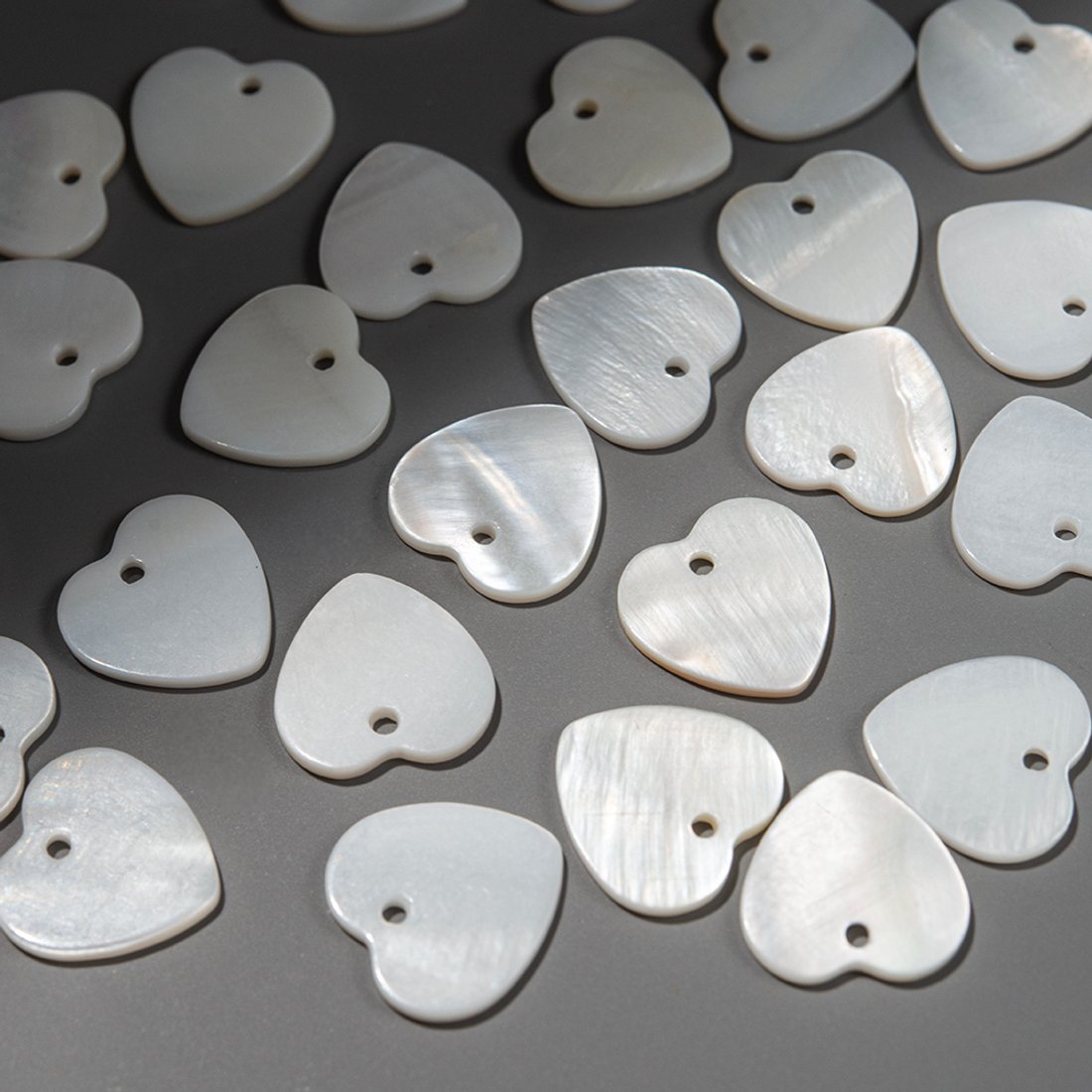 Сердечко из белого перламутра речных ракушек, 14,5мм
