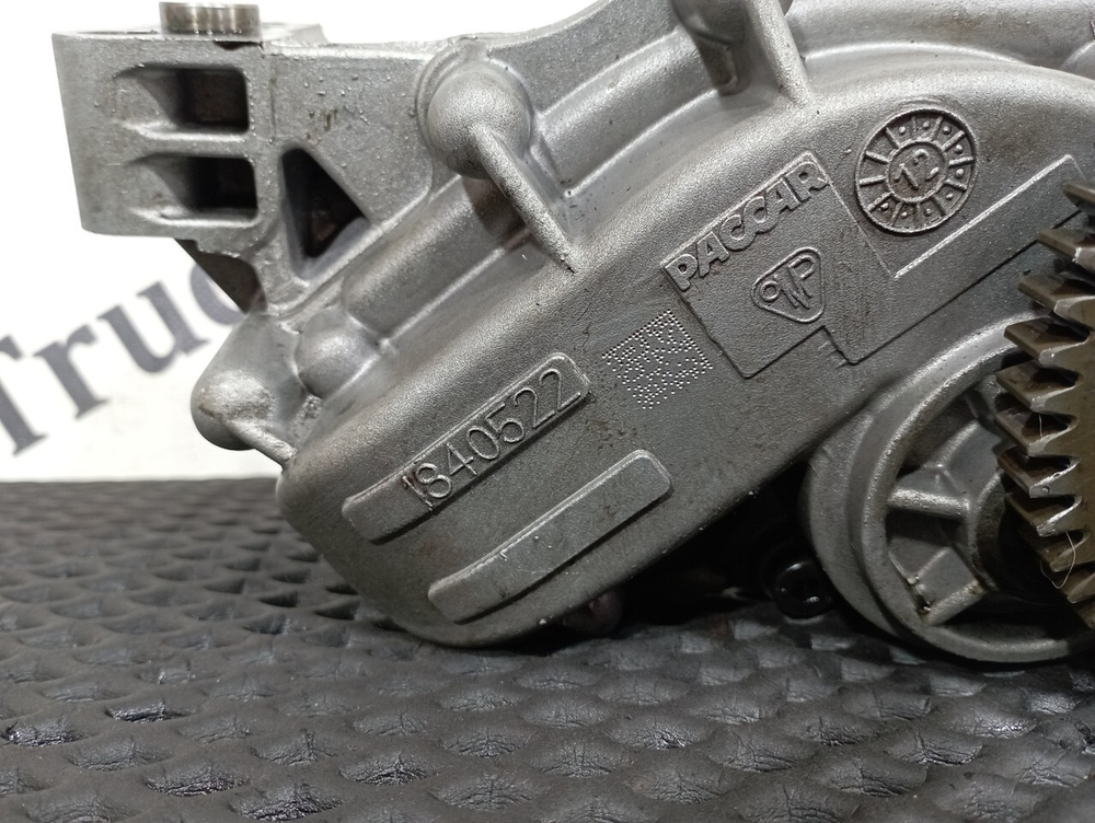 Насос масляный