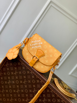 Louis Vuitton Montsouris Messenger PM