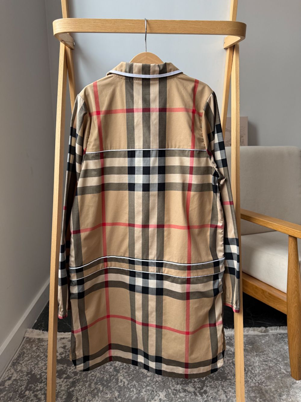 Платье Burberry, 152