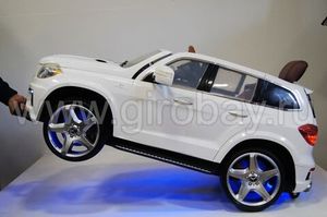 Детский электромобиль River Toys Mercedes-Benz GL63 A999AA красный