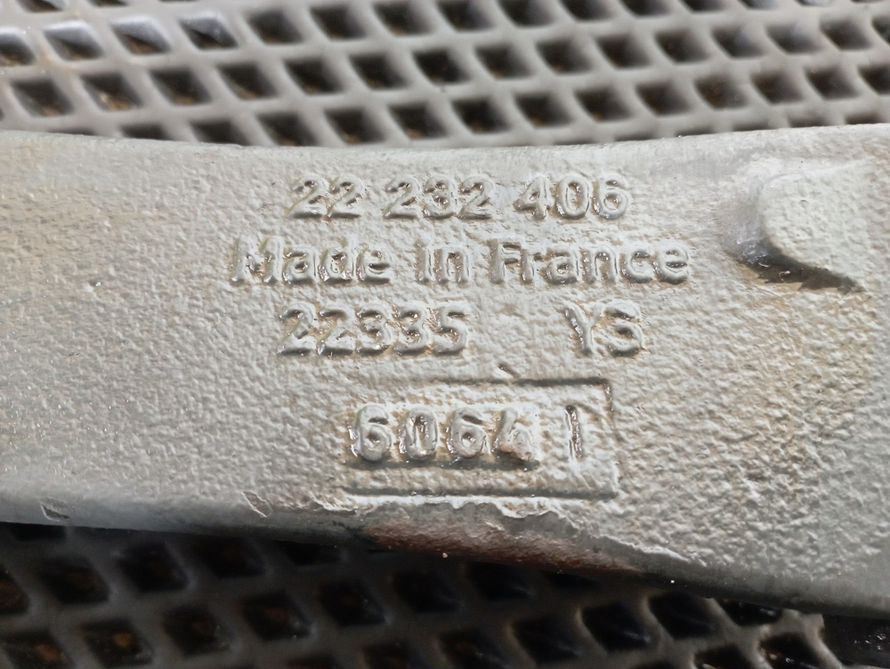 Кронштейн двигателя передний левый