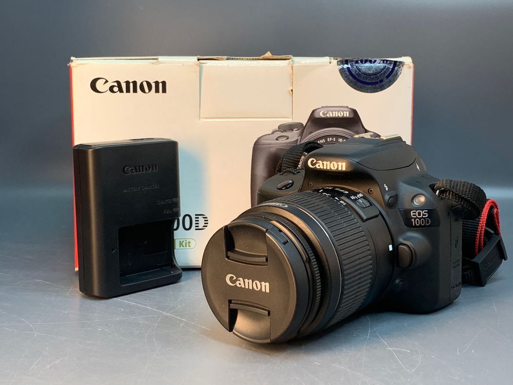 Canon EOS 100D Kit EF-S 18-55mm f/3.5-5.6 700 кадров
