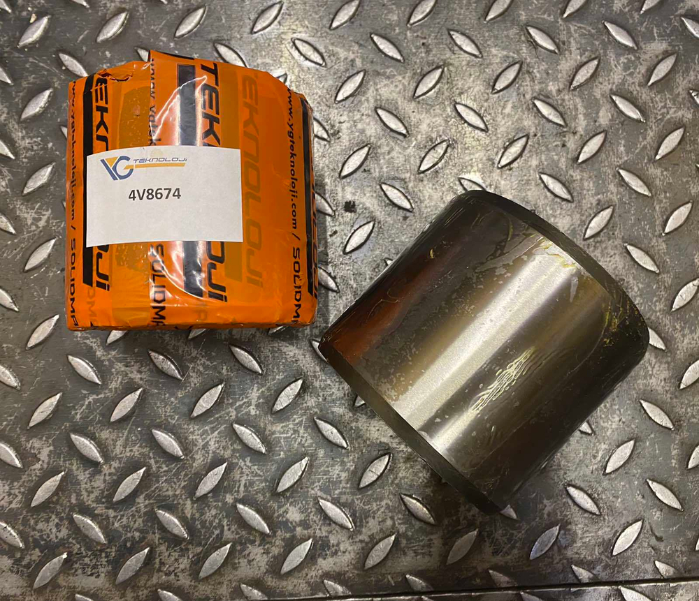 Втулка 4V-8674