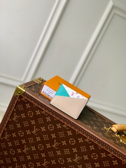 Louis Vuitton Criss Cross Card Holder