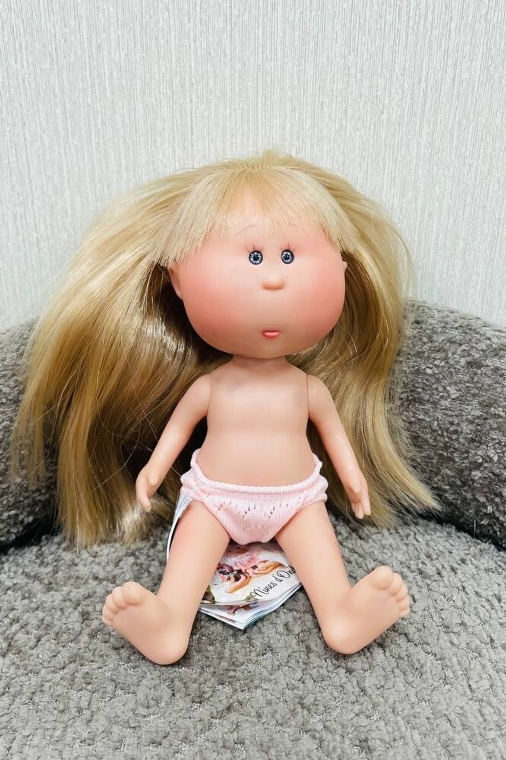 УЦЕНКА Кукла Nines виниловая 23см Little Mia без одежды (3199W1A)