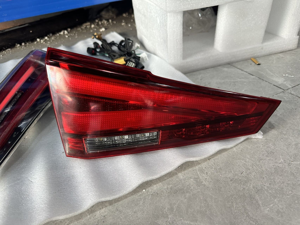 Задние фонари (левый и правый) LED Toyota Crown S220 2015-2019