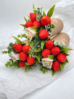 Мини букет «Клубника - крафт»