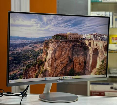 Монитор Samsung 27" — идеальный для работы и игр