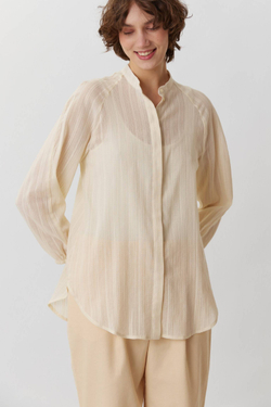 Рубашка покроя реглан из молочного шитья