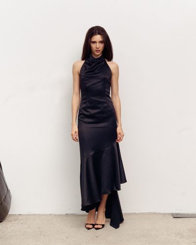 Платье с открытой спиной и асимметричным  подолом