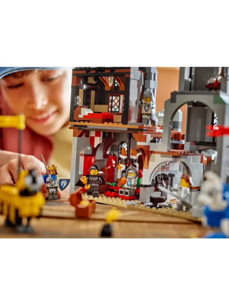 Конструктор Creator 31168 Замок Конного Рыцаря 3в1