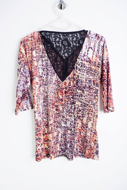 Блузка пестрая, визуально на 42 размер