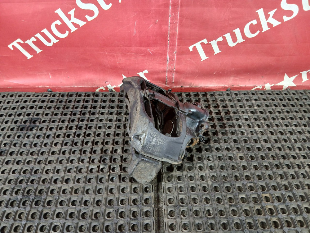 Суппорт правый