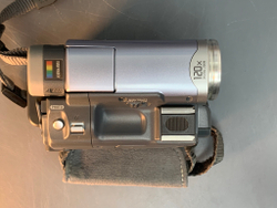 Sony DCR-TRV22E слабо держит аккумулятор