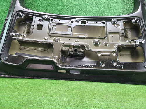 Крышка багажника Hyundai Staria (2021-н.в.)