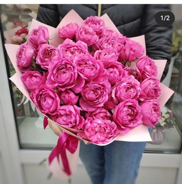 Букет с 9 кустовыми пионовидными розами "Julietta Cerise"