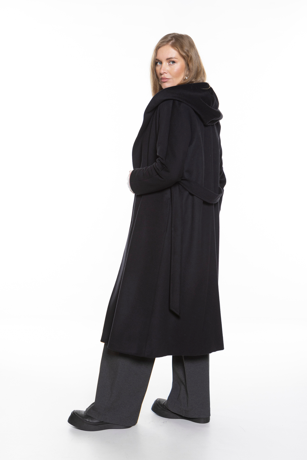 ШЕРСТЯНОЕ ПАЛЬТО-ХАЛАТ