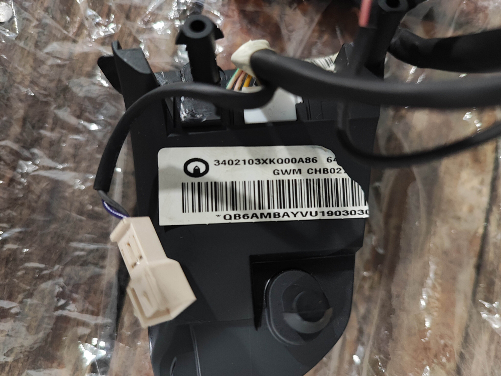 Кнопки руля, блок кнопок на руль Haval F7 1 19-24 Б/У Оригинал 3402108XKQ00A
