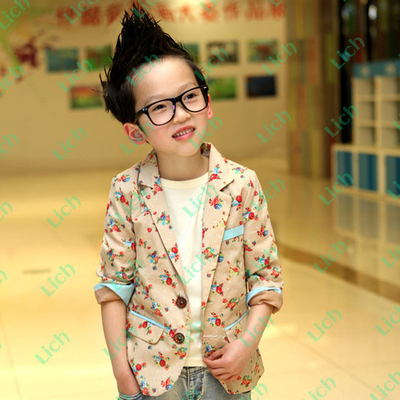 Пиджак детский с принтами цветов и контрастной окантовкой