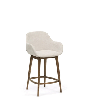 Полубарный стул Konna бежевого цвета с ножками из массива ясеня в темной отделке, 65 см