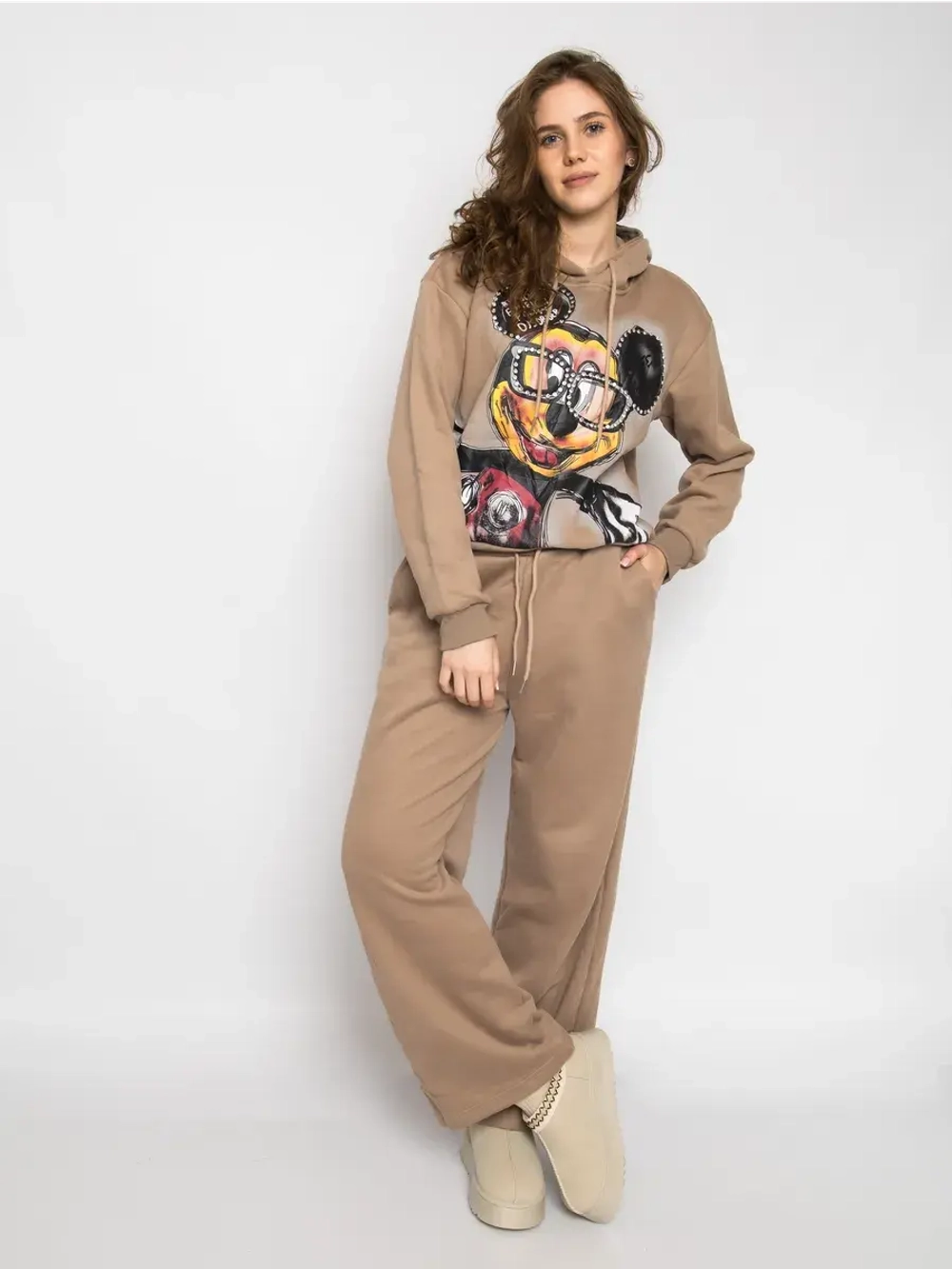 Спортивный костюм утепленный с капюшоном