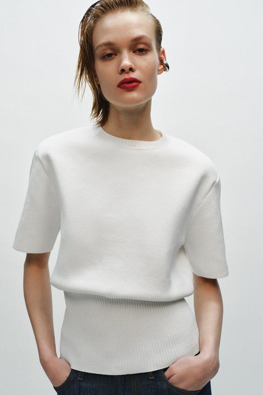 ZARA ТРИКОТАЖНЫЙ ТОП С ПОДПЛЕЧНИКАМИ, БЕЛЫЙ