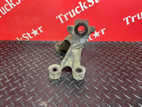 Кронштейн двигателя передний левый