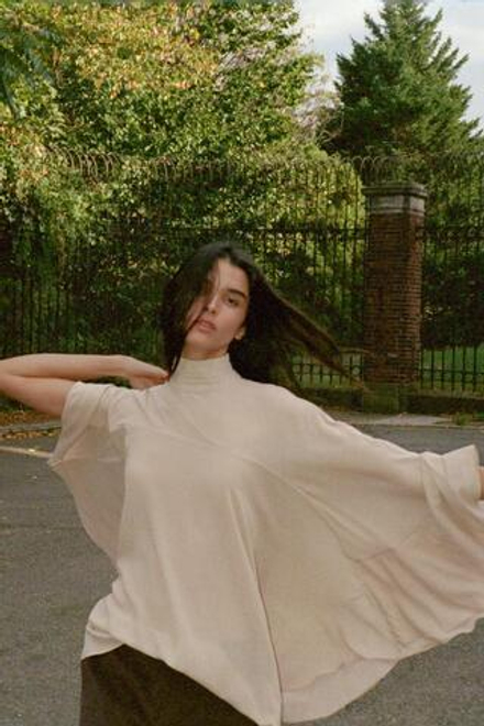 ZARA ТОП-КЕЙП ИЗ ЖОРЖЕТА, ПЫЛЬНЫЙ РОЗОВЫЙ