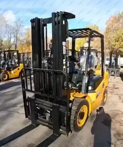 Вилочный автопогрузчик CHL 3,0 т с диз. двигателем Isuzu