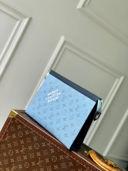Louis Vuitton Pochette Voyage MM