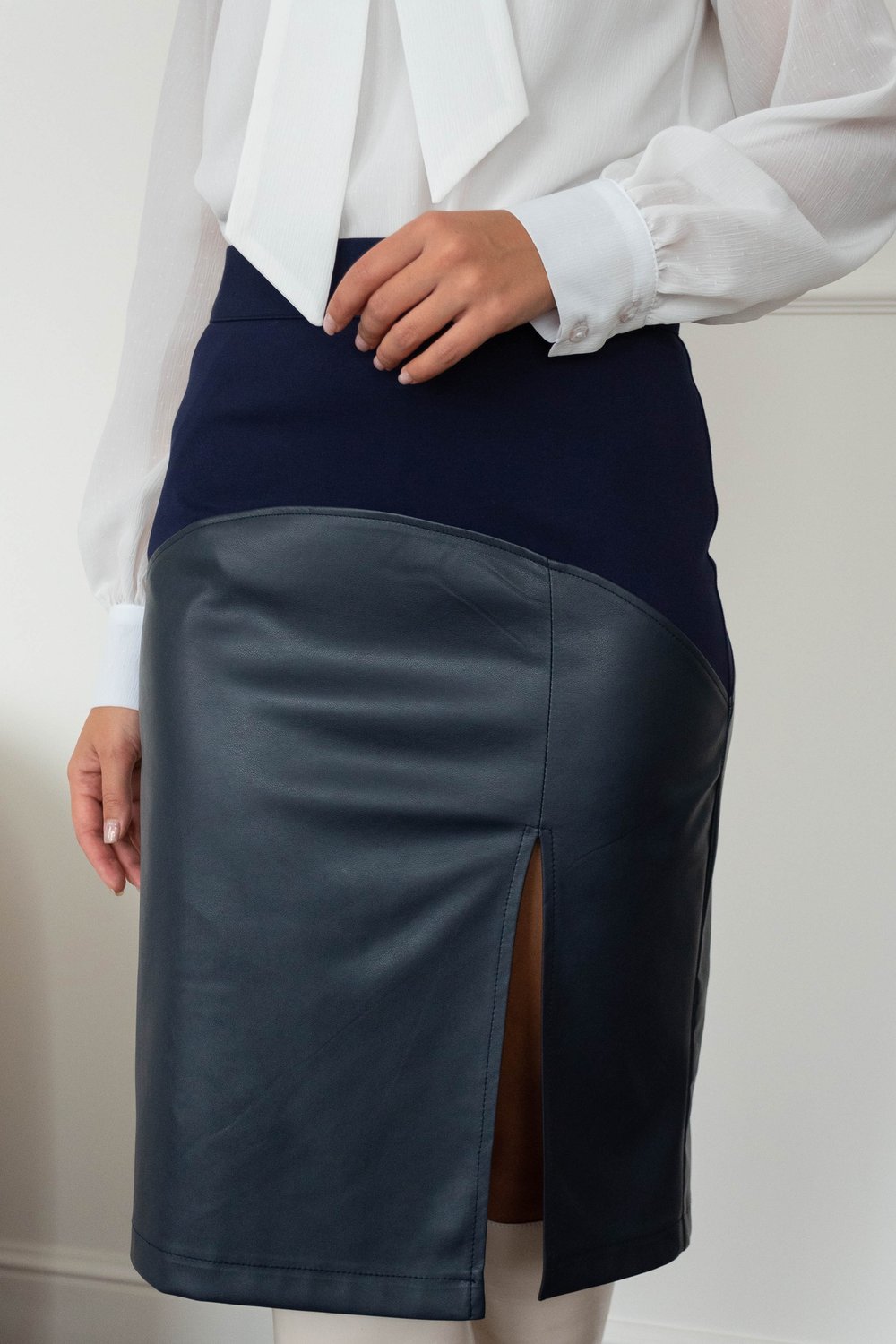 Юбка-карандаш из экокожи и трикотажа джерси